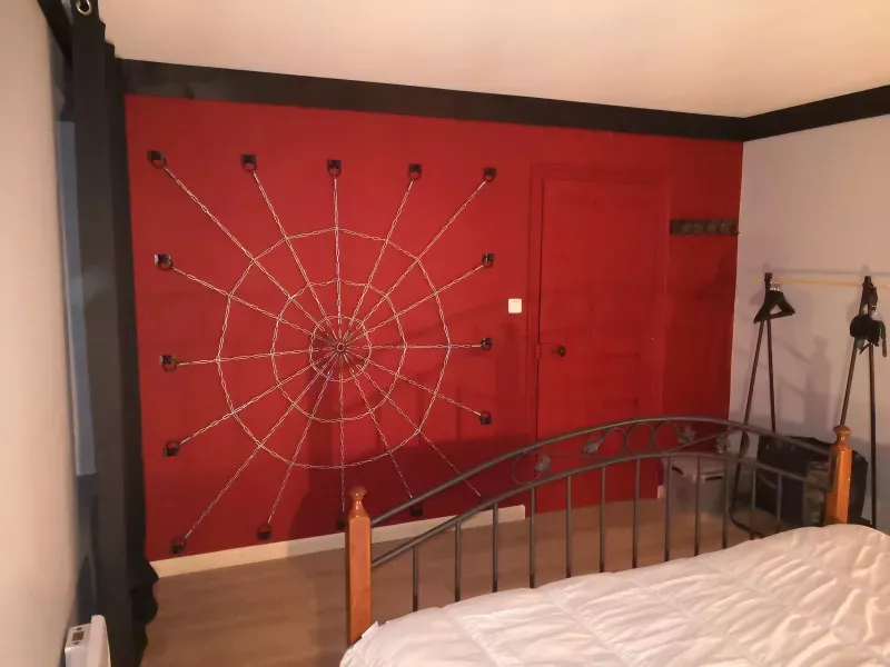 chambre toile refuge antre des vices